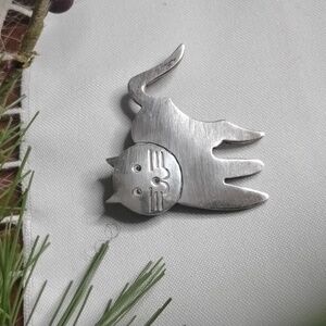 Silver Cat Brooch